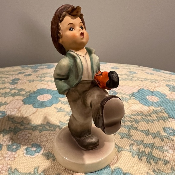 M.I. Hummel The Happy Traveler Boy with Red Umbrella - Picture 2 of 4